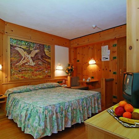Hotel Erika Madonna di Campiglio Luaran gambar