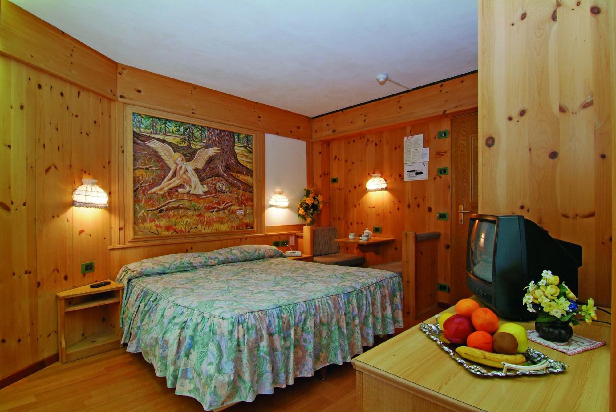 Hotel Erika Madonna di Campiglio Luaran gambar